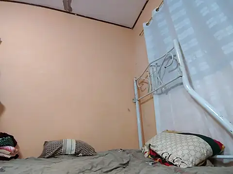 CreamyJulia online show from July 28, 8:52 pm