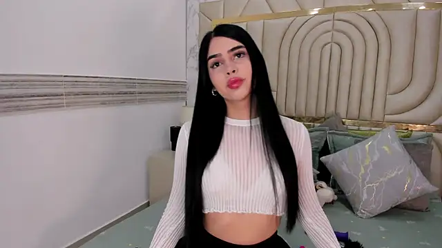 NahomiDeluxe online show from August 4, 1:17 pm