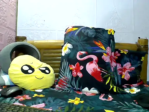 moninafox69 online show from July 29, 2:54 am