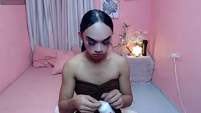 VivienneLuxe online show from July 20, 10:39 am