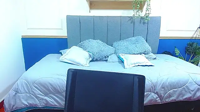 jessi fem online show from July 29, 6:39 pm