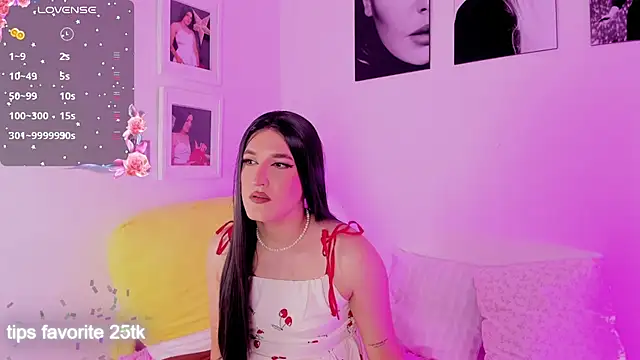 Naomi Collins  online show from July 28, 5:03 am