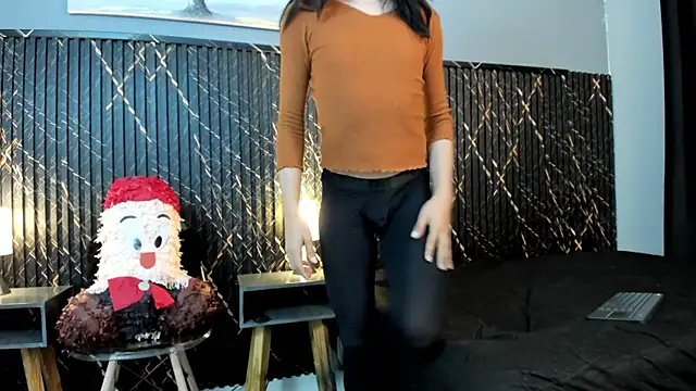 victoria  noir online show from July 28, 12:48 pm