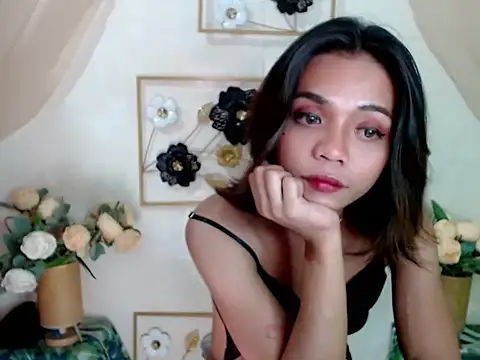its me cristin online show from July 27, 8:15 pm