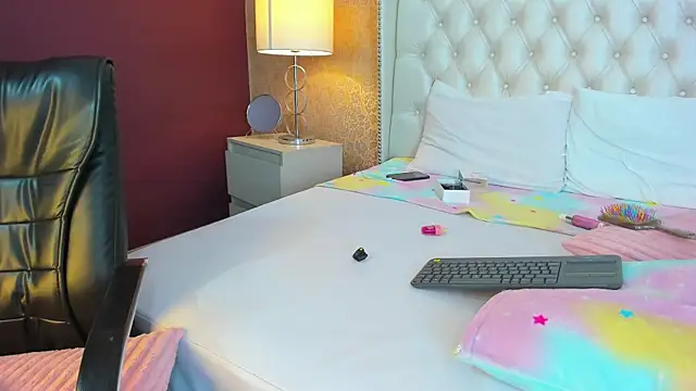 NicolleMonroee online show from July 28, 4:39 pm