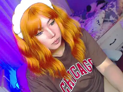 HOTnWILDalice online show from June 11, 3:04 am