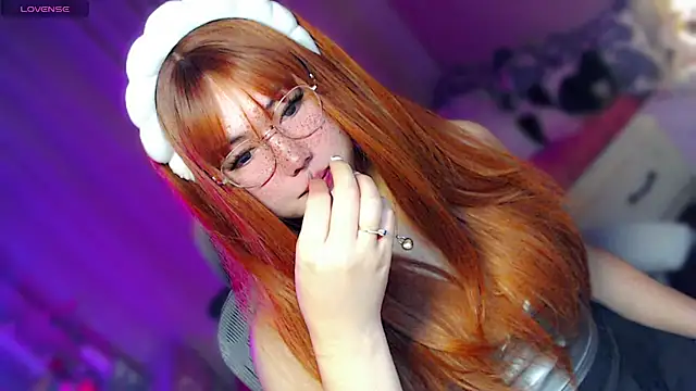 HOTnWILDalice online show from July 16, 3:34 am