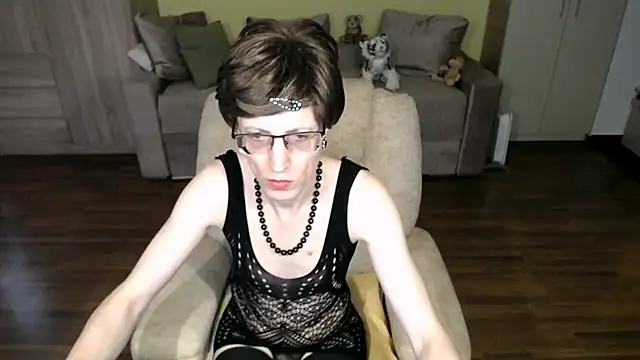 clementine online show from June 25, 8:51 am