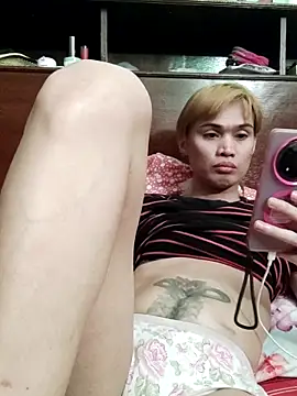 QueenSoreal online show from June 12, 4:17 pm