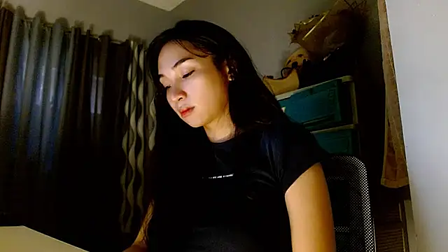 SweetLilly 18 online show from July 30, 3:16 am