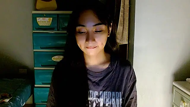 SweetLilly 18 online show from August 1, 3:18 am