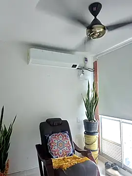 YOURSDEBORA online show from January 13, 4:48 pm