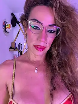 YOURSDEBORA online show from August 2, 9:25 pm