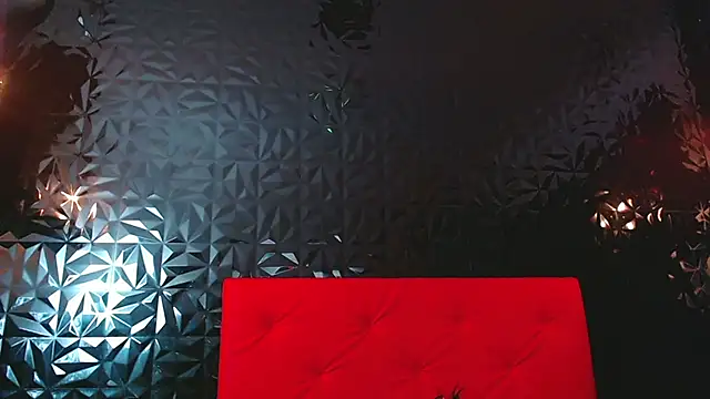 PINK  LOLA1 online show from March 22, 1:30 pm