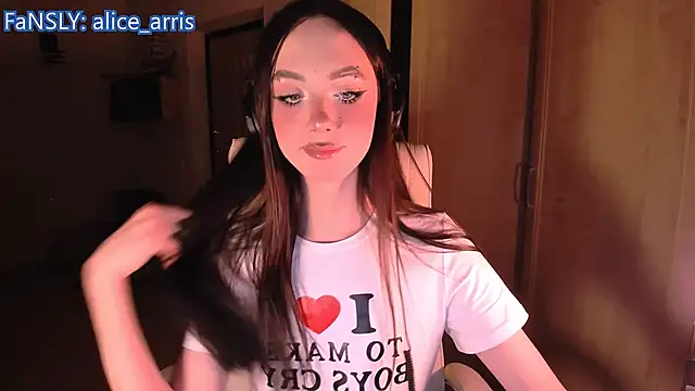 Alice  Aris online show from March 28, 6:54 pm