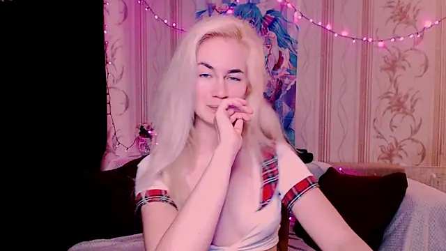 xxxcharismaaa online show from June 10, 5:51 am