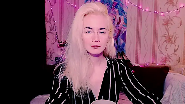 xxxcharismaaa online show from June 12, 6:23 am