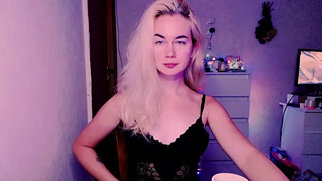 xxxcharismaaa online show from July 15, 2:05 am