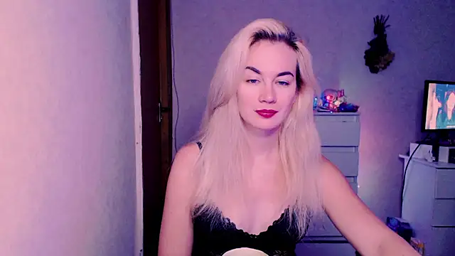 xxxcharismaaa online show from July 27, 6:53 am