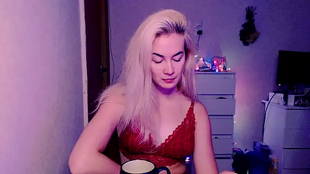 xxxcharismaaa online show from July 28, 7:04 am