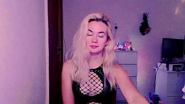 xxxcharismaaa online show from July 29, 6:34 am