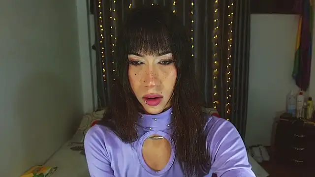 Kenisha Sweet online show from March 18, 12:01 am