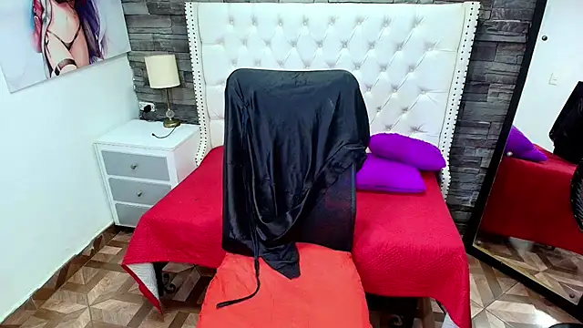 TRINY TS online show from August 1, 7:37 pm