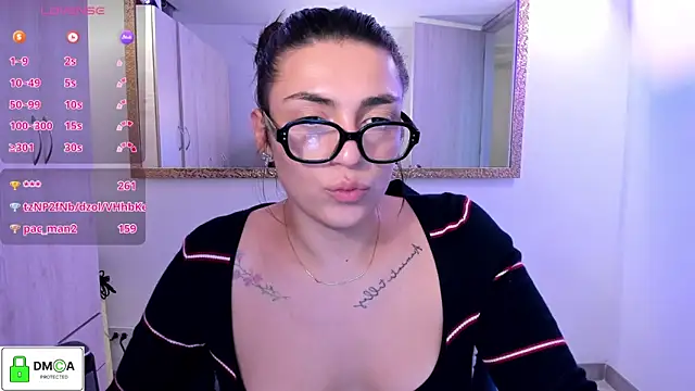 EricaVanderhill online show from June 15, 2:35 am