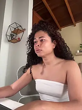 GabriSaenz online show from June 13, 1:22 pm