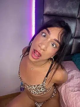 Ashly Miller online show from June 4, 8:12 pm