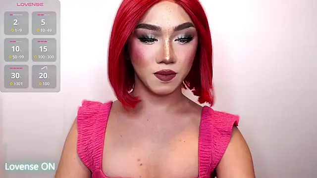 Snapshot of Local_Hoelyx chatting on October 27, 8:06 pm Local Hoelyx online show from October 27, 8:06 pm