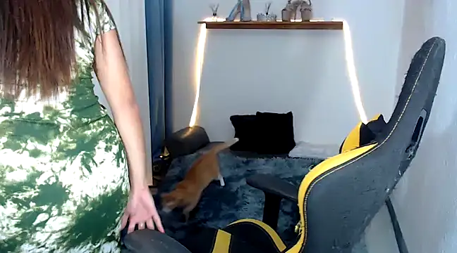 MarieLoveGlamorous online show from January 9, 1:13 pm