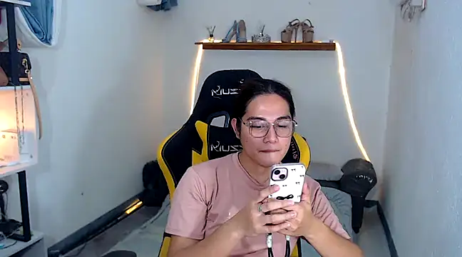 MarieLoveGlamorous online show from February 16, 3:05 pm