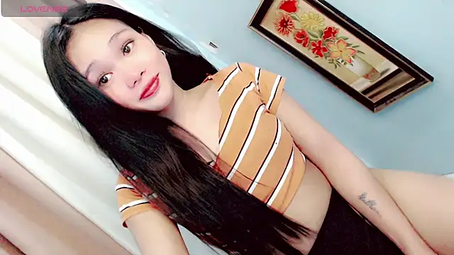 amomentoflust69 online show from June 9, 1:21 pm
