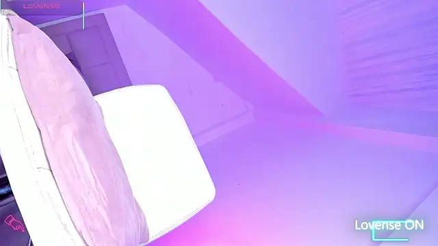 VictoriaVX online show from November 18, 8:36 am