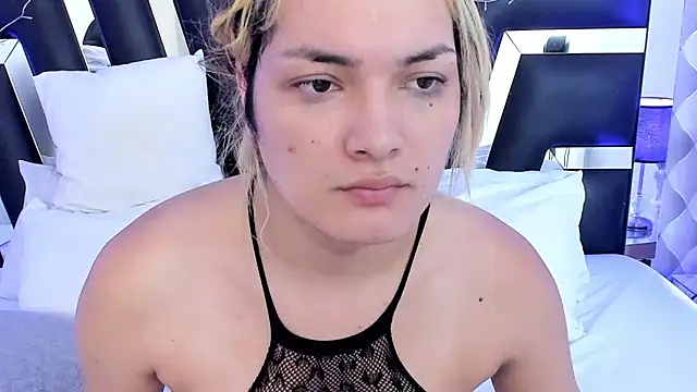 Snapshot of katya_kozlov chatting on March 3, 6:35 am katya kozlov online show from March 3, 6:35 am