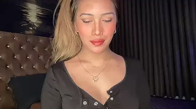 Jasmine Elcock online show from December 7, 7:32 am