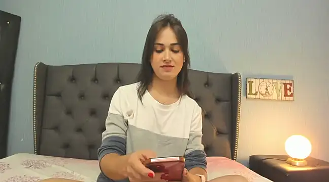 AndreaStivens online show from January 4, 12:38 pm