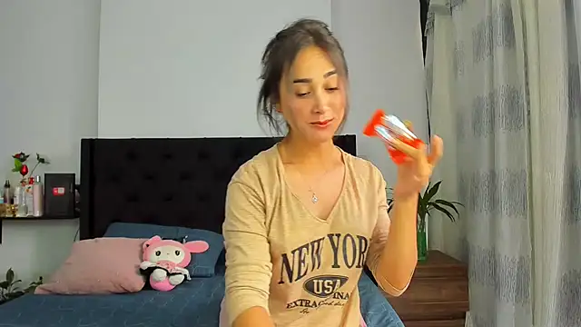 AndreaStivens online show from October 5, 11:33 am