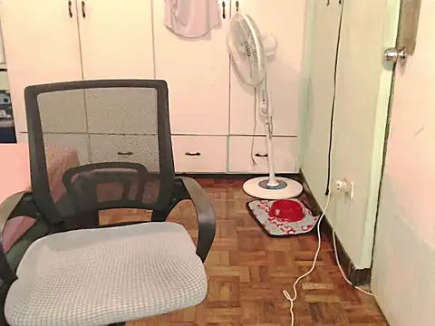 Ezradeliciosa online show from June 11, 2:53 am