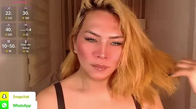 QUEEN GIAMOORE69 online show from December 27, 12:39 am