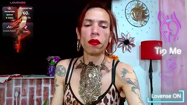 VanessaWolf online show from August 3, 6:25 pm