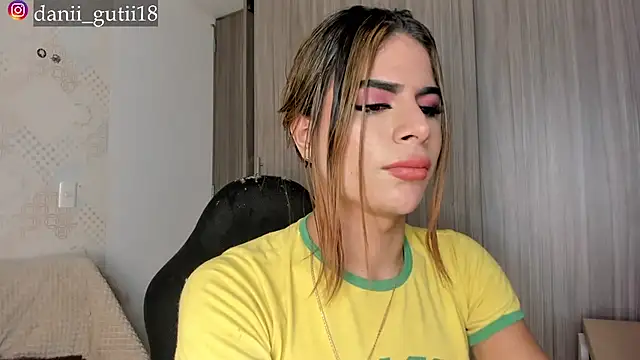 dani rosee online show from January 11, 3:35 am