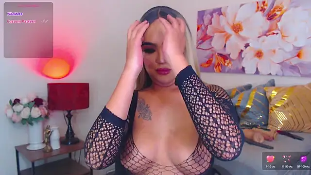 HugeCock Savanna online show from October 17, 8:45 pm