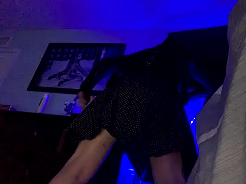 Kik SickSlut88 online show from October 6, 3:23 pm