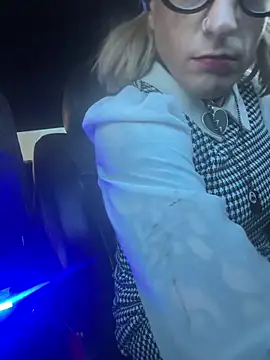 Kik SickSlut88 online show from October 20, 3:37 pm