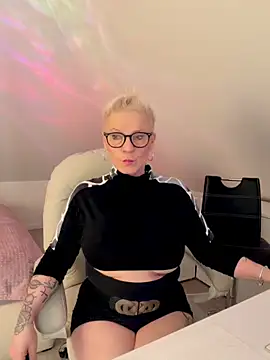 German Milf online show from March 8, 2:09 pm