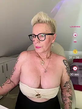 German Milf online show from June 5, 1:06 pm