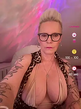 German Milf online show from June 6, 1:07 pm