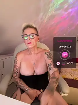 German Milf online show from July 31, 5:35 pm